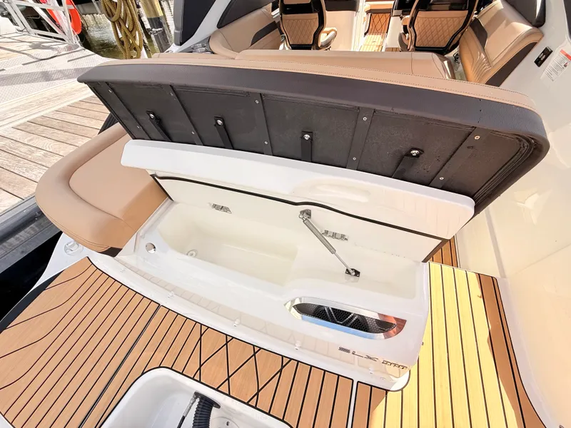 Slide: The Image of Sea Ray SLX 260 Outboard 2027 - 29