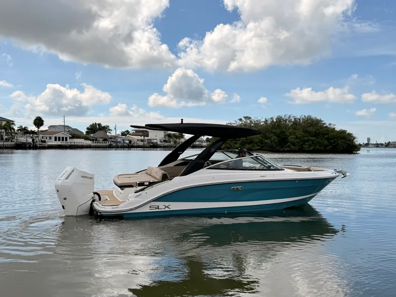 Slide: The Image of Sea Ray SLX 260 Outboard 2027 - 9