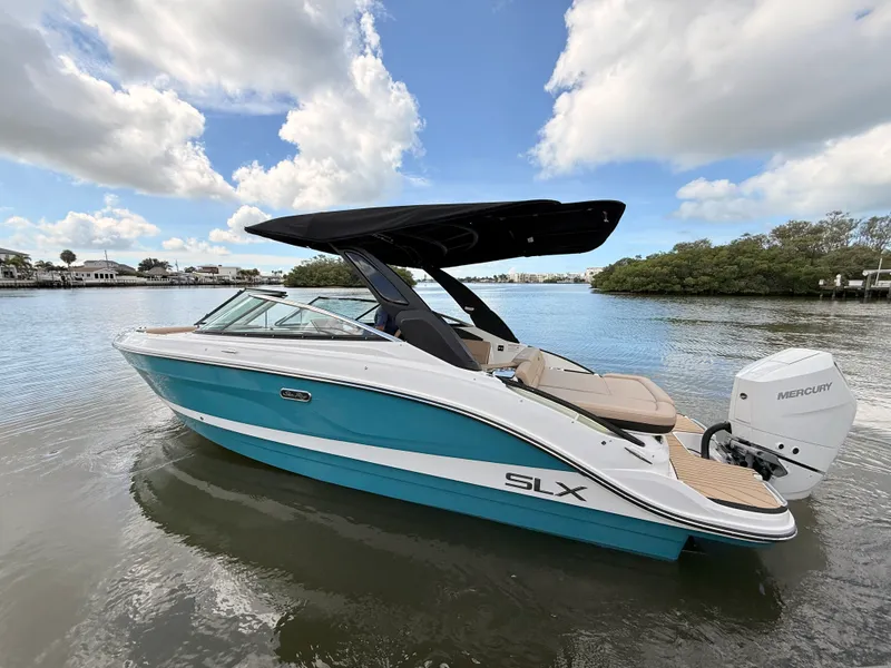Slide: The Image of Sea Ray SLX 260 Outboard 2027 - 1