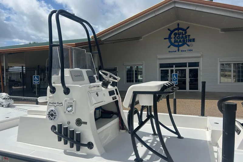 Slide: The Image of 2023 Shallow Sport 18 Sport boat at Gulf Coast Marine dealership. - 14