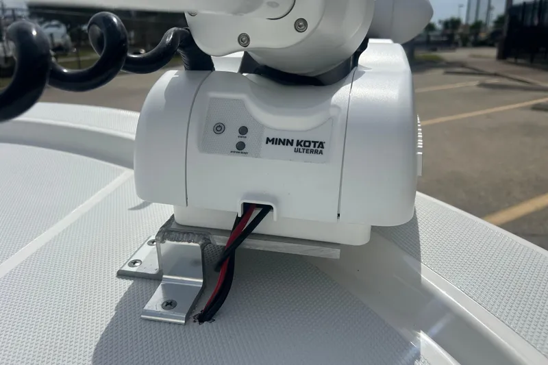 Slide: The Image of Minn Kota Ulterra motor on 2023 Shallow Sport 18 Sport boat deck. - 20