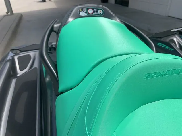 Slide: The Image of Sea-Doo GTI SE 170 2026 - 11
