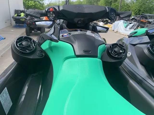 Slide: The Image of Sea-Doo GTI SE 170 2026 - 13
