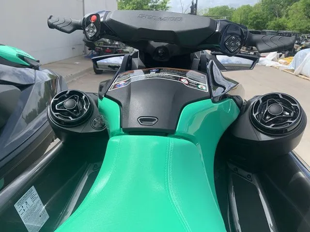 Slide: The Image of Sea-Doo GTI SE 170 2026 - 10