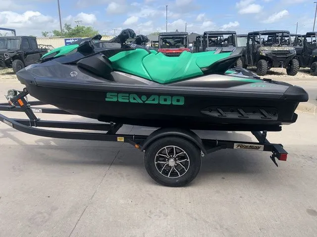 Slide: The Image of Sea-Doo GTI SE 170 2026 - 6