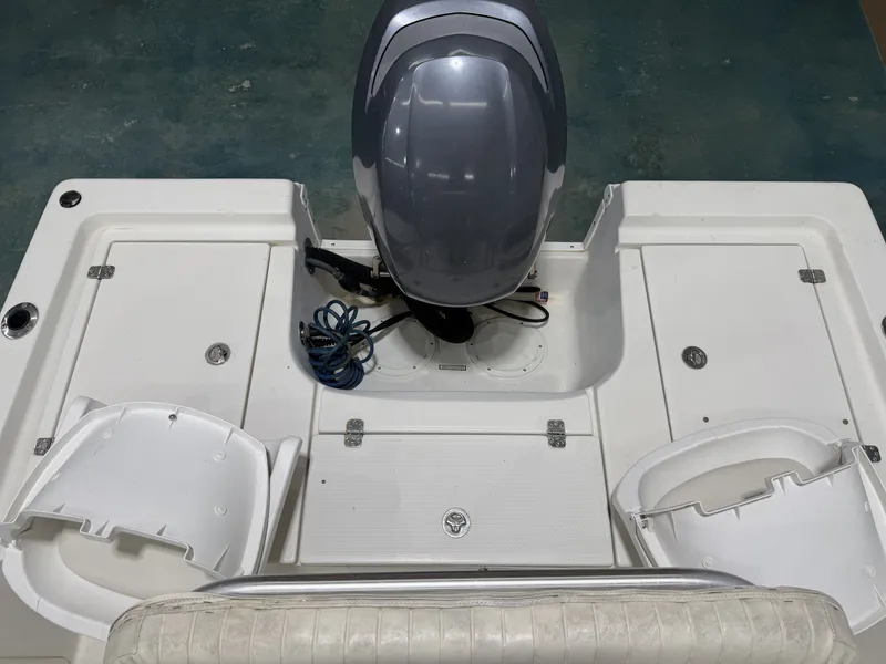 Slide: The Image of Sailfish 2100CC BAY 2013 - 8