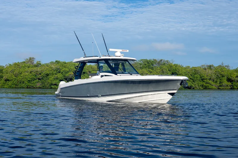 Slide: The Image of Boston Whaler 350 Realm 2022 - 31