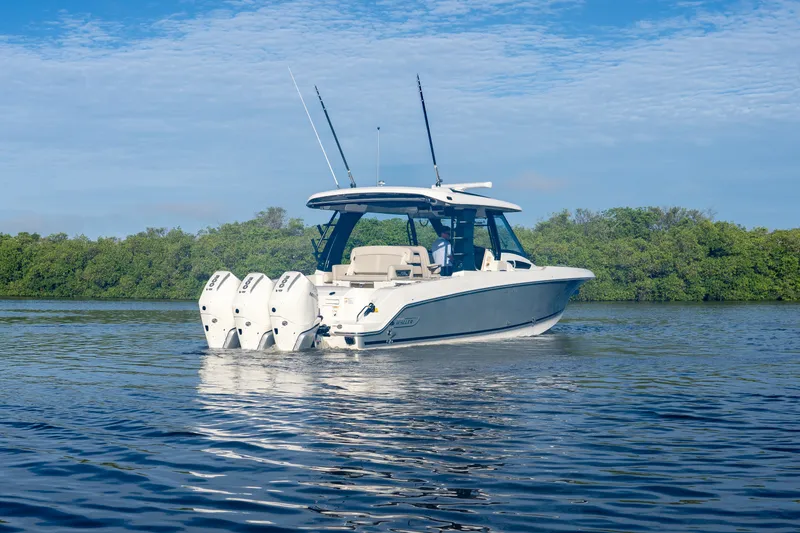 Slide: The Image of Boston Whaler 350 Realm 2022 - 37