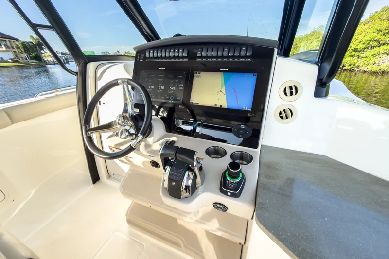 Slide: The Image of Boston Whaler 350 Realm 2022 - 12