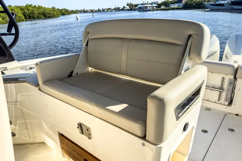 Slide: The Image of Boston Whaler 350 Realm 2022 - 10