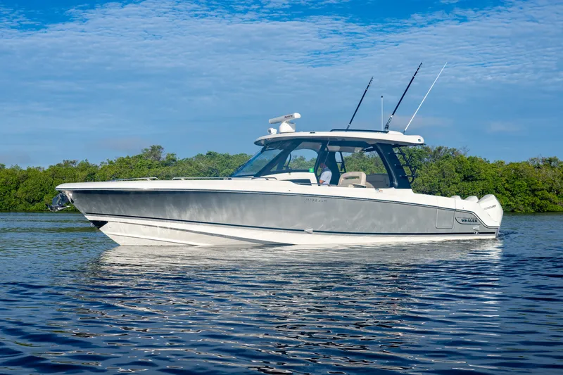 Slide: The Image of Boston Whaler 350 Realm 2022 - 2