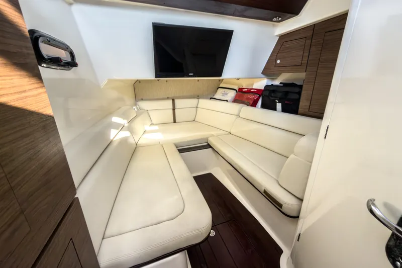 Slide: The Image of Boston Whaler 350 Realm 2022 - 17