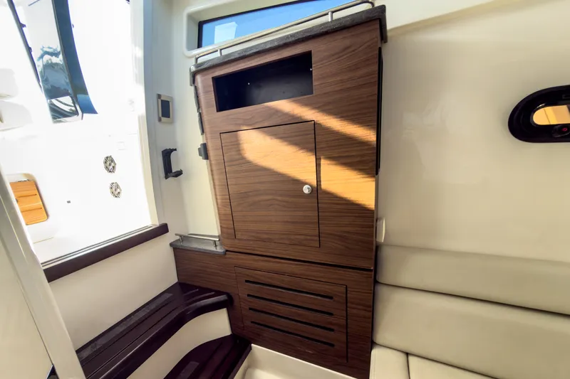 Slide: The Image of Boston Whaler 350 Realm 2022 - 22