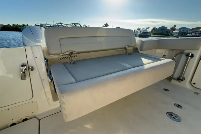 Slide: The Image of Boston Whaler 350 Realm 2022 - 6
