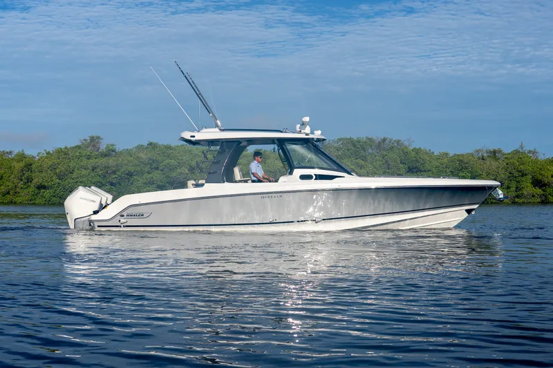 Slide: The Image of Boston Whaler 350 Realm 2022 - 40