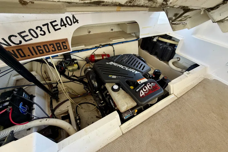 Slide: The Image of Engine compartment of a 2004 Four Winns 280 Horizon with MerCruiser 496 MAG engine. - 31
