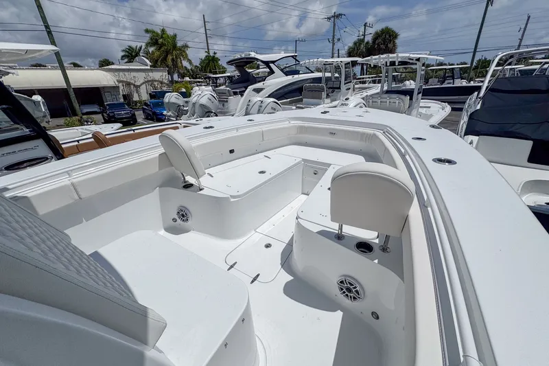 Slide: The Image of Sea Hunt Gamefish 30 Forward Seating 2026 - 7