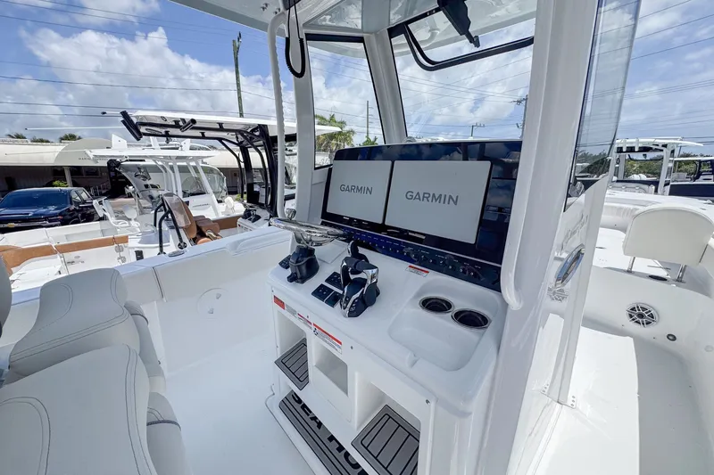 Slide: The Image of Sea Hunt Gamefish 30 Forward Seating 2026 - 6