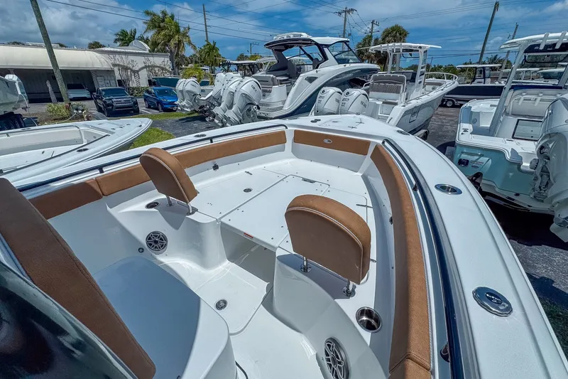 Slide: The Image of Sea Hunt Ultra 265 SE 2026 - 8