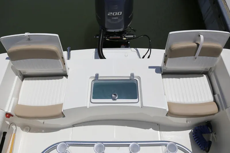 Slide: The Image of Manufacturer Provided Image: Rear view of Sea Born LX21 Center Console 2026 with engine. - 10