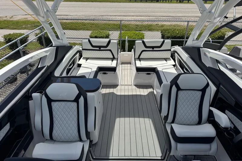 Slide: The Image of 2026 Yamaha Boats 275SD interior with luxurious seating and modern design. - 30