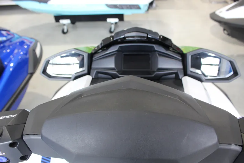 Slide: The Image of 2026 Yamaha WaveRunner VX Deluxe dashboard and handlebars, showcasing modern design and controls. - 4