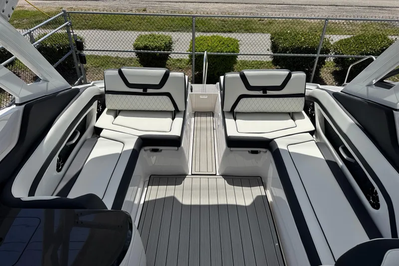 Slide: The Image of 2026 Yamaha Boats 275SD interior with luxurious seating and modern design. - 32