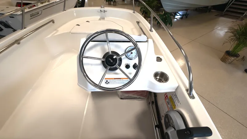 Slide: The Image of Boston Whaler 130 Super Sport 2026 - 7
