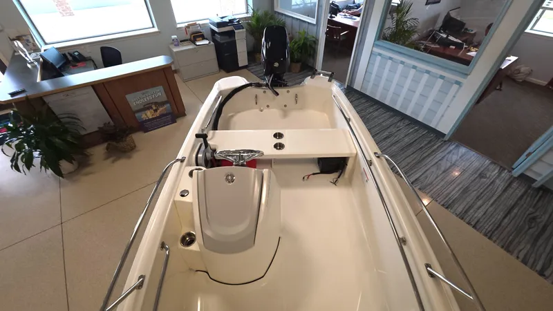 Slide: The Image of Boston Whaler 130 Super Sport 2026 - 11