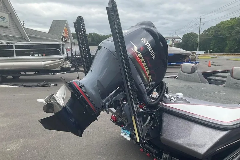 Slide: The Image of 2017 Skeeter FX21 LE boat with Yamaha outboard motor in a dealership lot. - 3