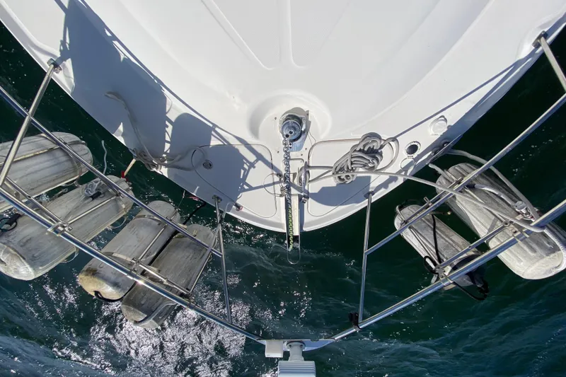 Slide: The Image of Top view of 2003 Sea Ray 480 Motor Yacht bow with fenders and anchor chain. - 27