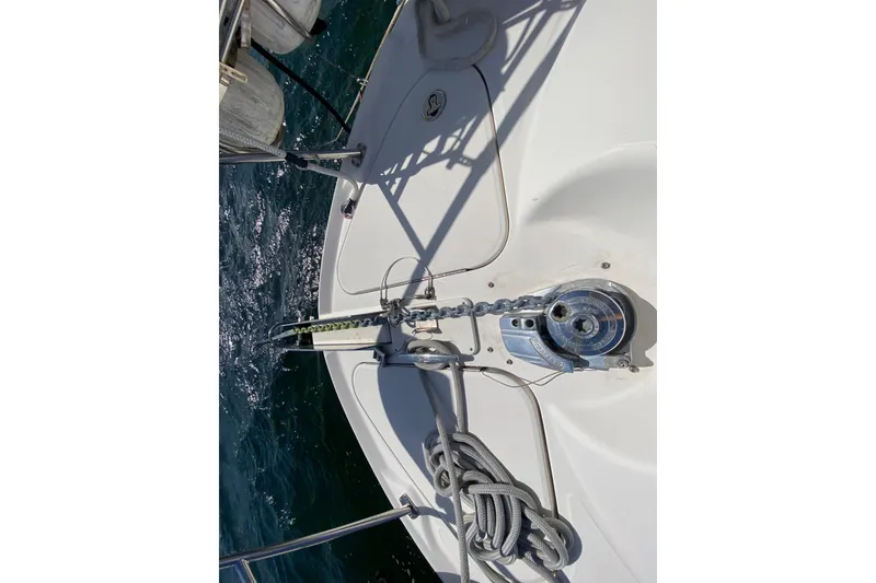 Slide: The Image of Bow of 2003 Sea Ray 480 Motor Yacht with anchor chain and rope. - 28