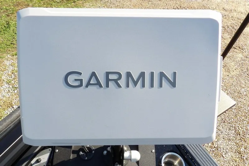 Slide: The Image of Garmin device on 2026 Lund 2075 Pro-V Bass XS boat. - 32