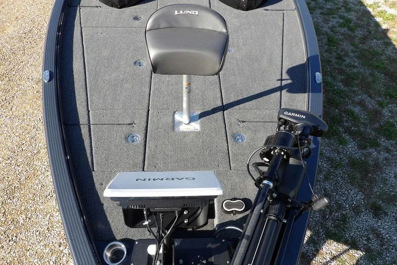 Slide: The Image of 2026 Lund 2075 Pro-V Bass XS boat deck with Garmin equipment and seating. - 39