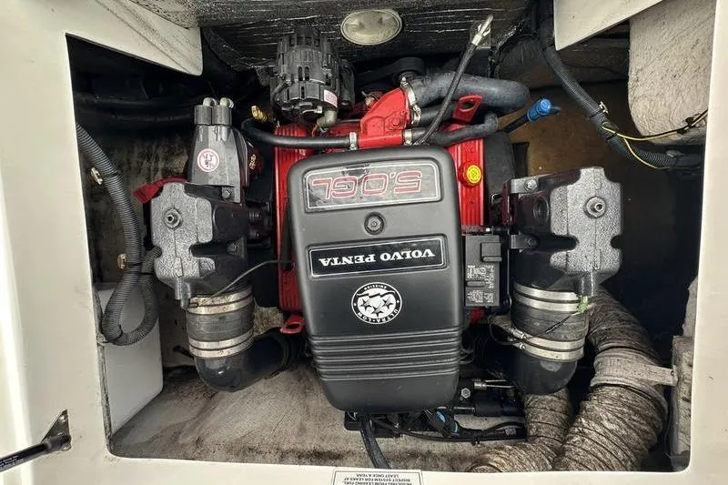 Slide: The Image of Volvo Penta engine in 2014 Hurricane SunDeck 187 IO boat. - 37