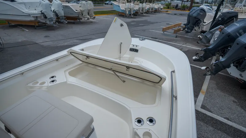 Slide: The Image of Boston Whaler 210 Montauk 2027 - 11