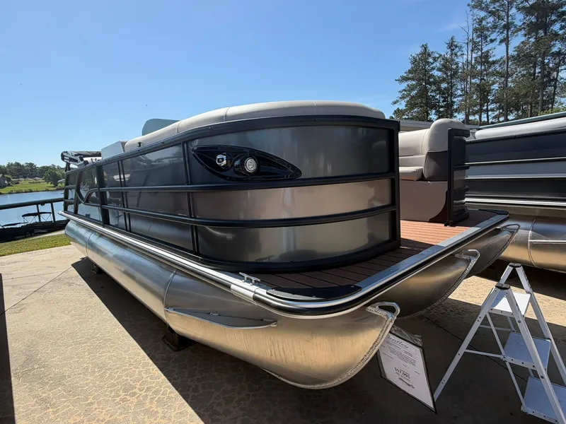 The Image of Bentley Pontoons Legacy Quad Swing Back 223 2026 - 0