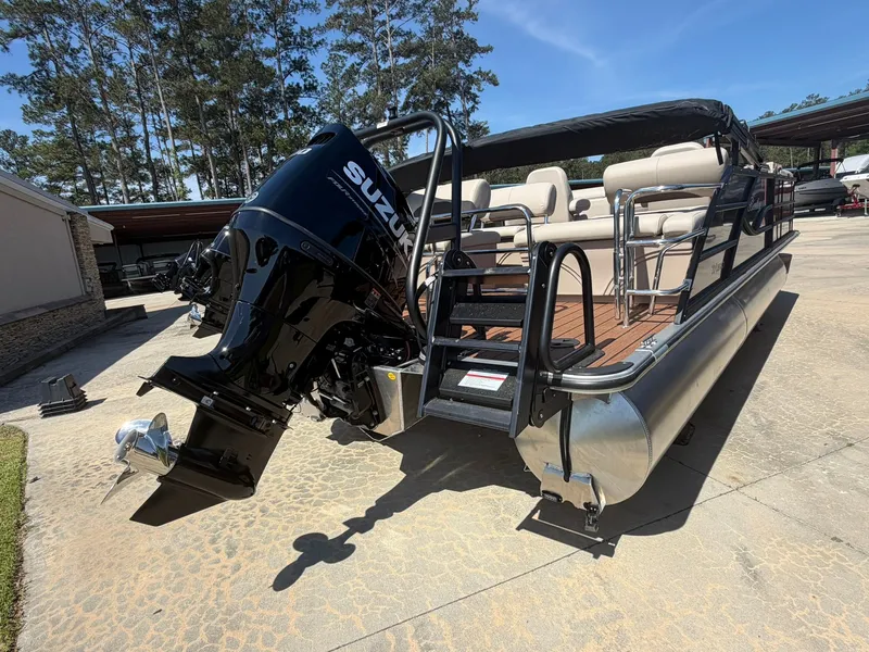 Slide: The Image of Bentley Pontoons Legacy Quad Swing Back 223 2026 - 10