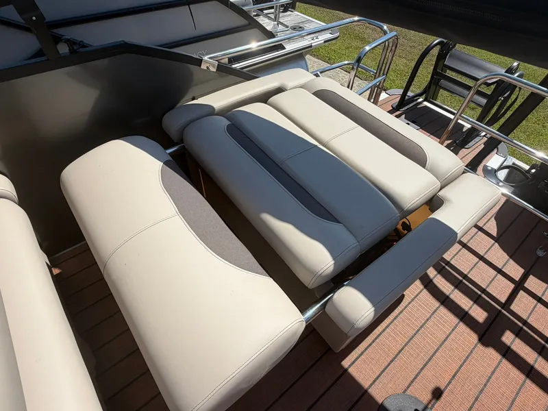 Slide: The Image of Bentley Pontoons Legacy Quad Swing Back 223 2026 - 4