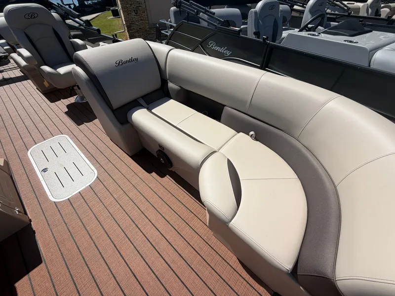 Slide: The Image of Bentley Pontoons Legacy Quad Swing Back 223 2026 - 8