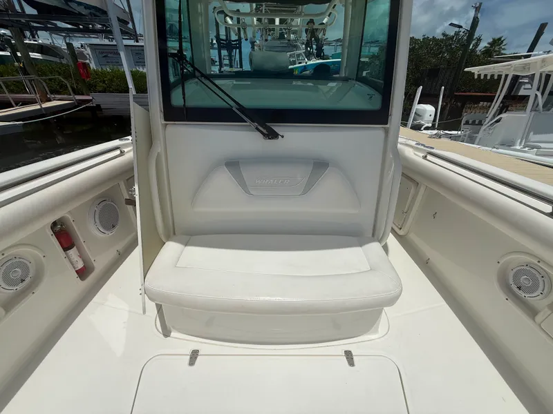 Slide: The Image of Boston Whaler 320 OUTRAGE 2012 - 16