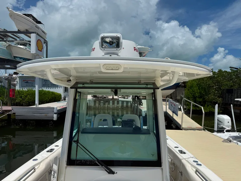 Slide: The Image of Boston Whaler 320 OUTRAGE 2012 - 19