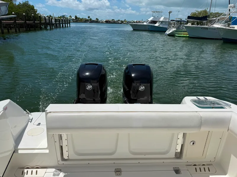 Slide: The Image of Boston Whaler 320 OUTRAGE 2012 - 27