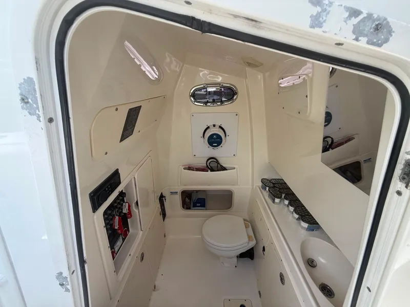 Slide: The Image of Boston Whaler 320 OUTRAGE 2012 - 18