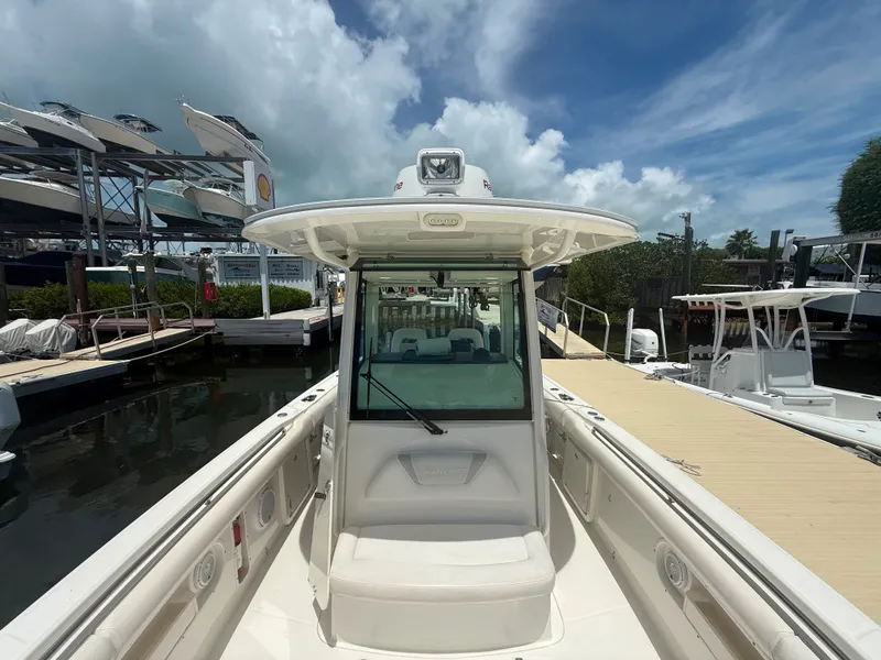 Slide: The Image of Boston Whaler 320 OUTRAGE 2012 - 15