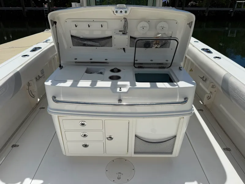 Slide: The Image of Boston Whaler 320 OUTRAGE 2012 - 24