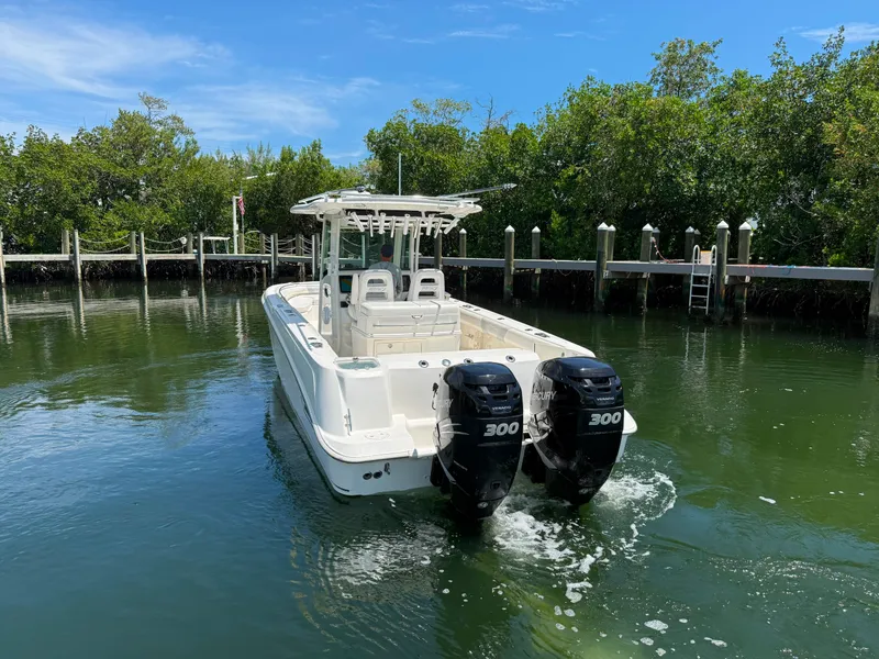 Slide: The Image of Boston Whaler 320 OUTRAGE 2012 - 13