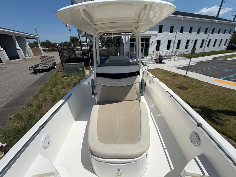 Slide: The Image of Boston Whaler 270 Dauntless 2017 - 27
