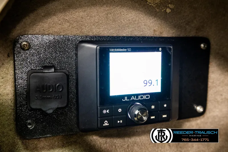 Slide: The Image of JL Audio MediaMaster 50 stereo system in 2003 Sea Ray 200 Bow Rider boat. - 31