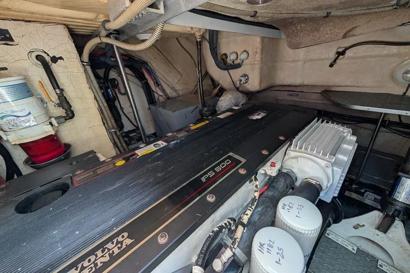 Slide: The Image of Engine room of a 2008 Formula 40 Performance Cruiser with Volvo Penta IPS 500. - 33